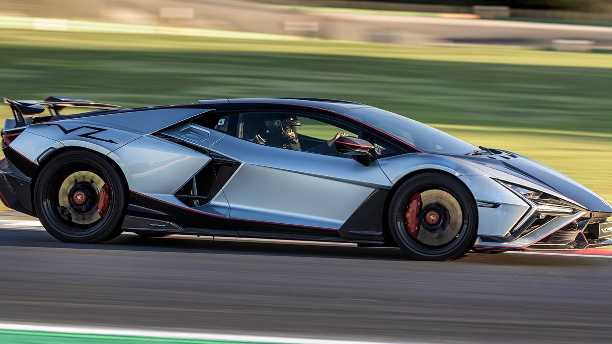 Lamborghini Revuelto SV offers refined track precision - lamborghini revuelto sv