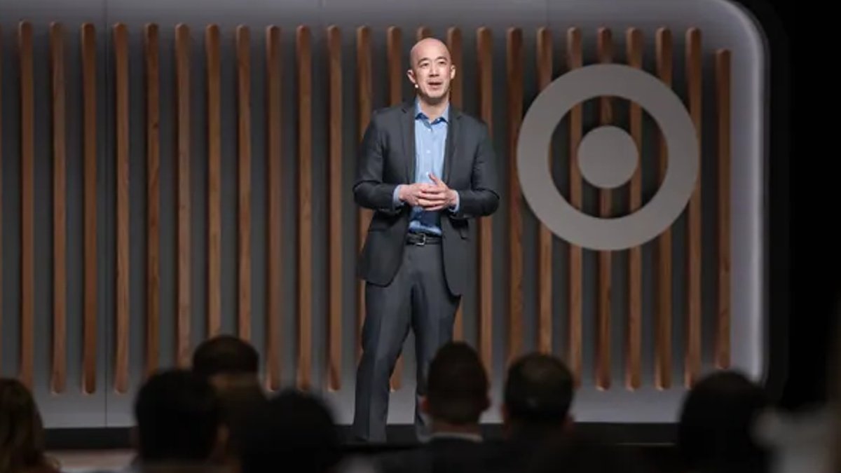 Target CFO Jim Lee oversees finance strategy - target cfo