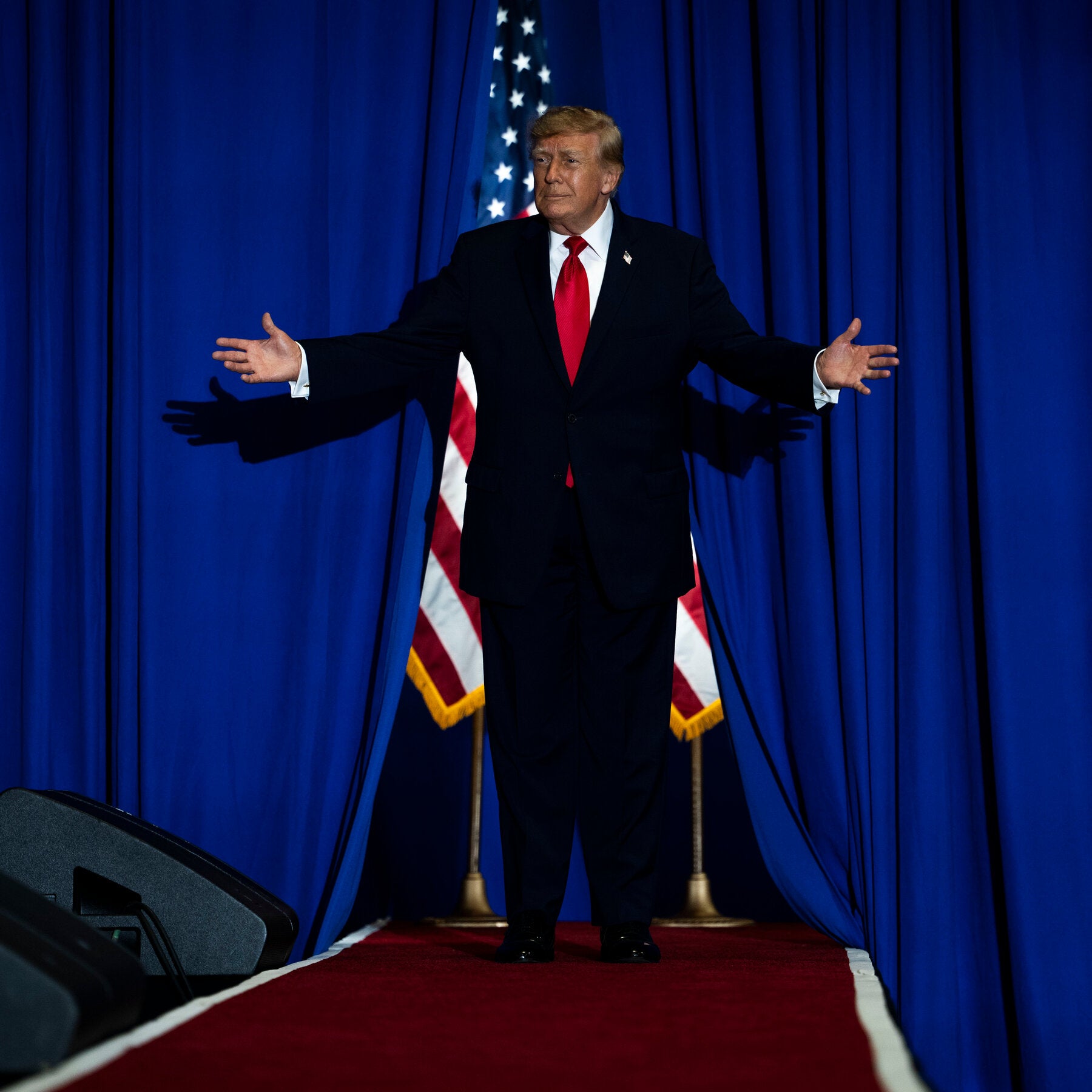 Trump Puts on a Midterms Show for an Audience Thats Already Sold