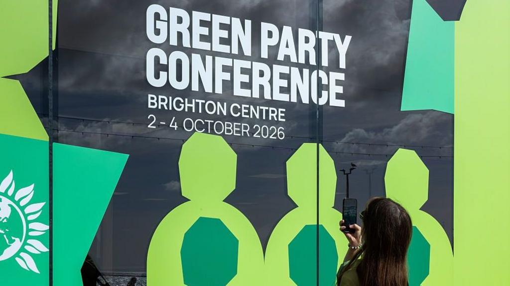 Green Party members back Zionism is racism motion