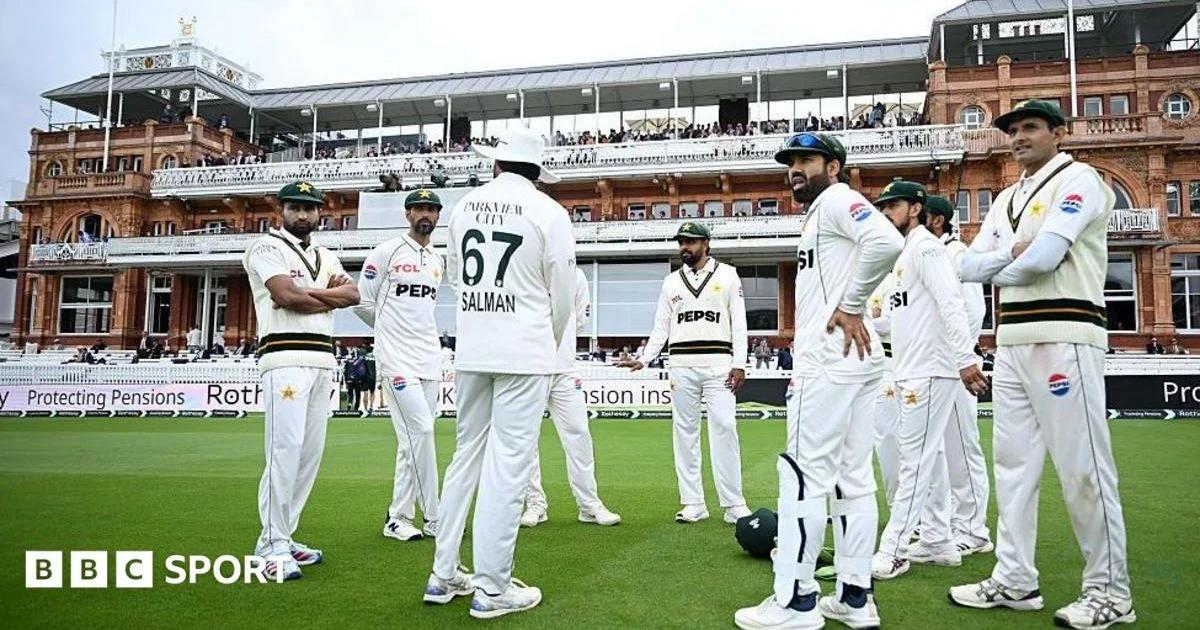 Pakistan drop seven players and release head coach