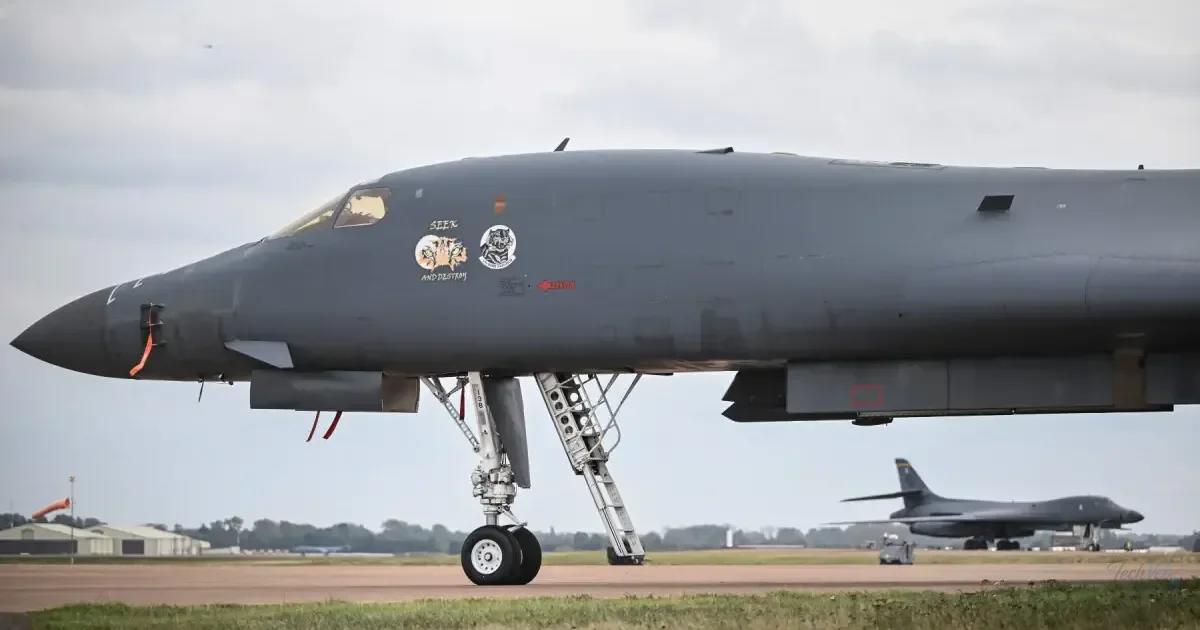 UK police arrest 5 after 'major incident' at Fairford airbas