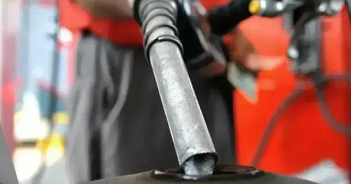 Govt cuts petrol price by Rs0.58, HSD by Rs0.17