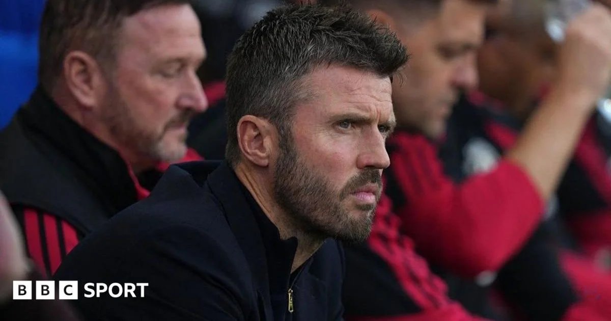 Neville calls Man Utd 'pathetic' - but Carrick maintains bel