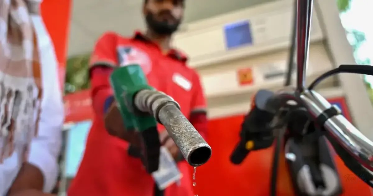Petrol price down by Rs0.84 per litre, high-speed diesel rat
