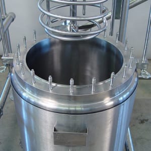 100 lt. pressure reactor, cooling coil, multi-stage stirrer 100 lt. pressure reactor, cooling coil, multi-stage stirrer