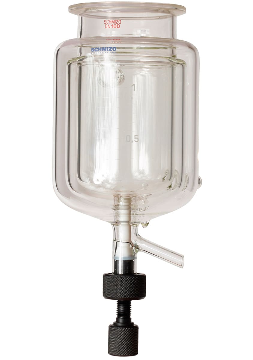 Jacketed triple wall vessel with bottom valve Jacketed triple wall vessel with bottom valve