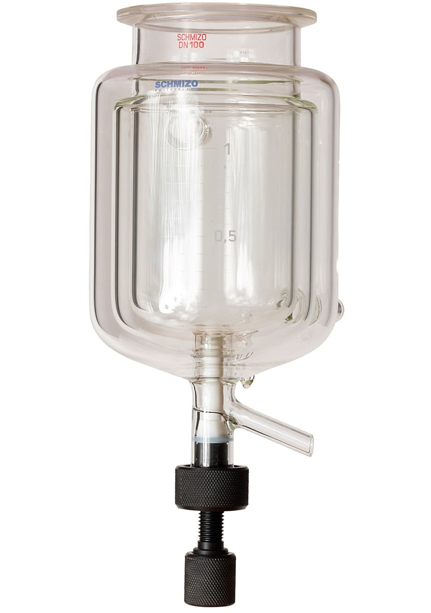 Jacketed triple wall vessel with bottom valve Jacketed triple wall vessel with bottom valve