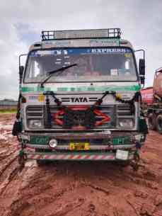 Tata 4923 Images