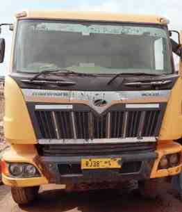 Mahindra Blazo 25 Images