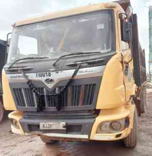 Mahindra Blazo 25 Images