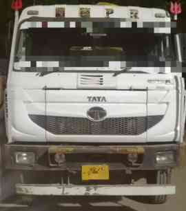 Tata 4223 Images