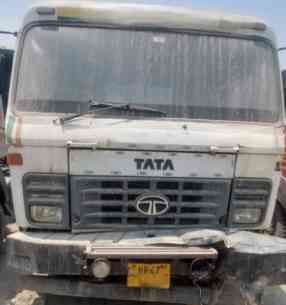 Tata 4923 Images