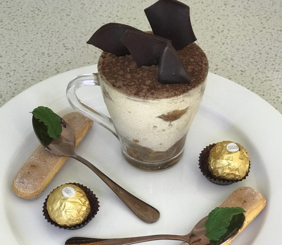 Quick Ferrero Rocher Cream cups bunch