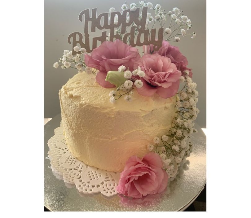 Last minute decorated sponge cake bunch