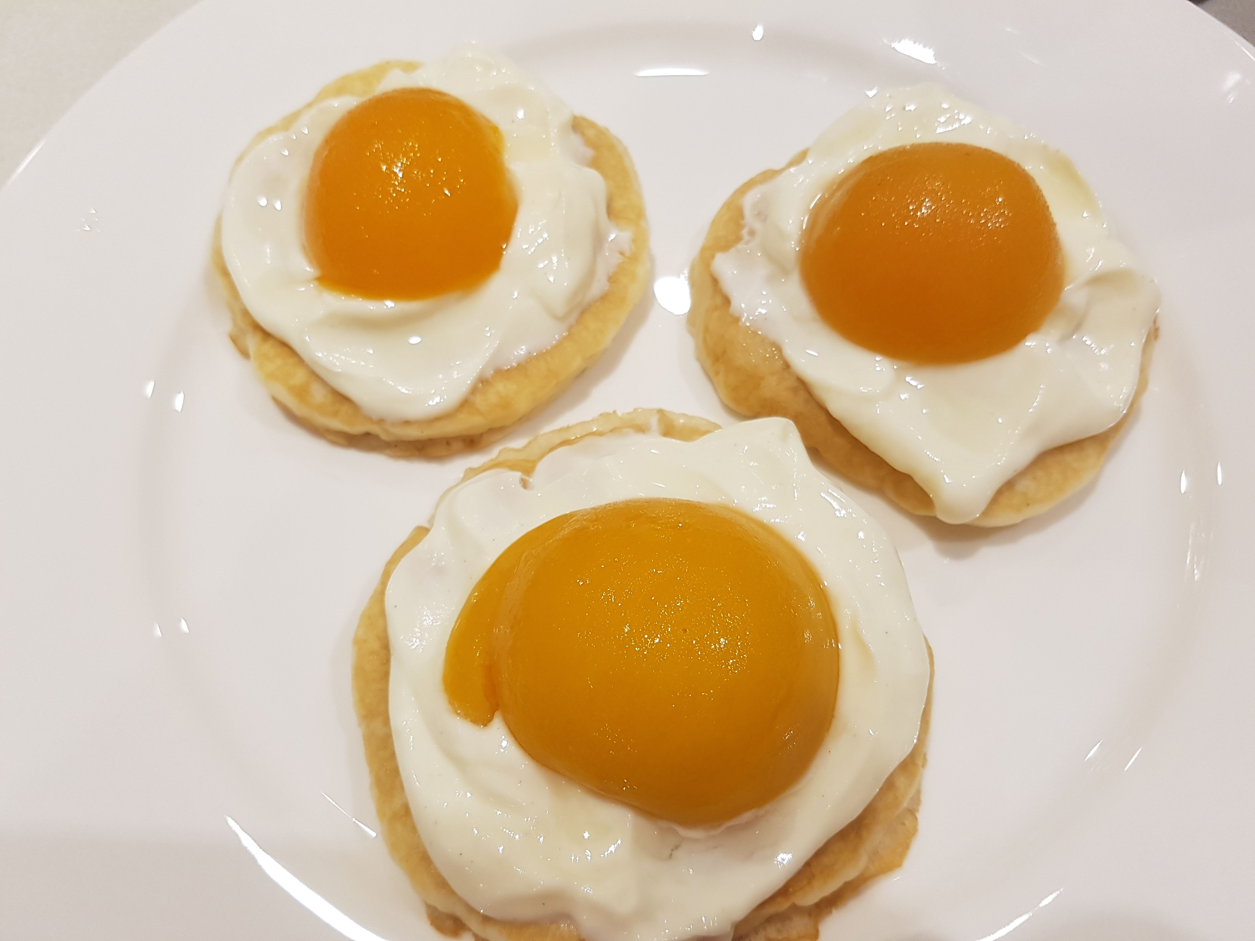 'Fried' eggs! bunch