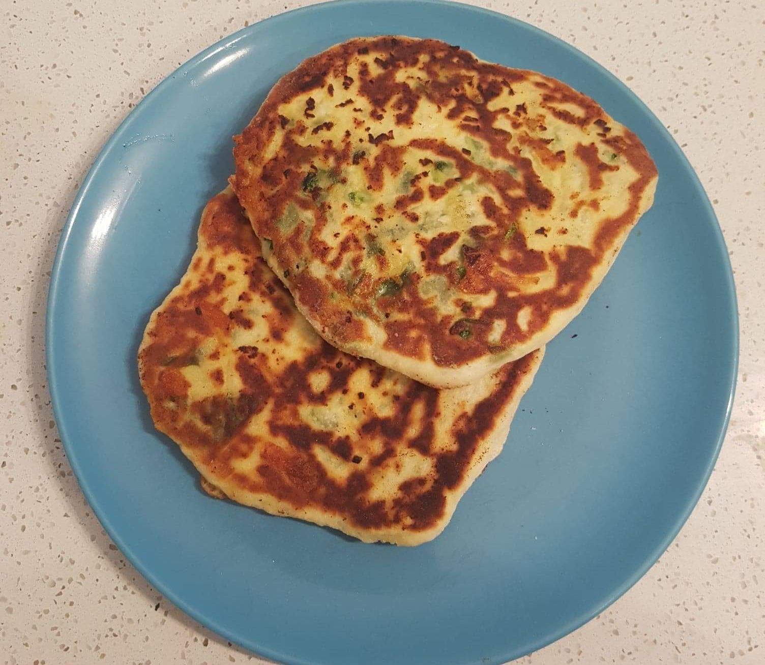 Cheesey Spinach and Garlic Naan Bread bunch