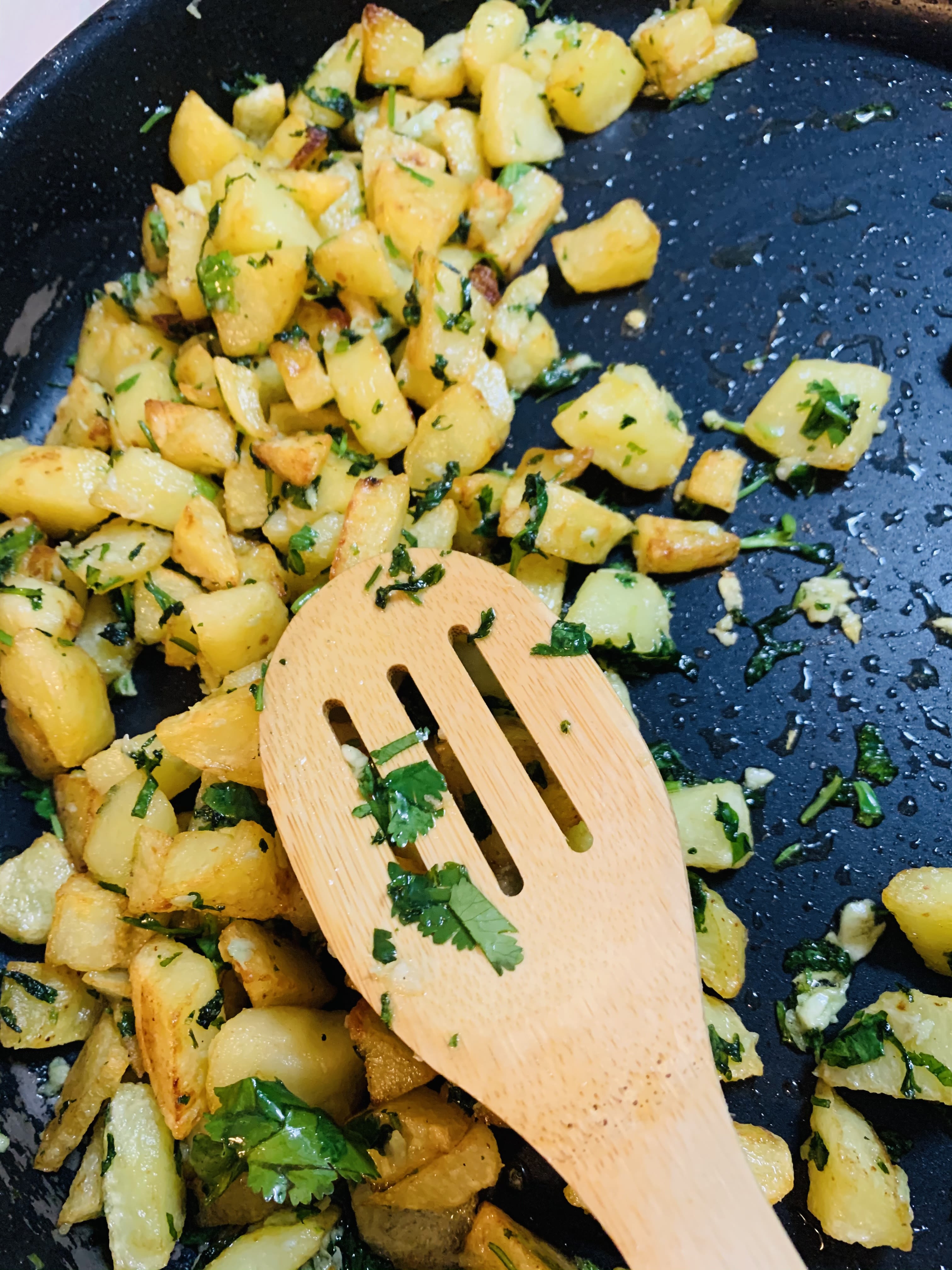 Garlic & coriander potatoes | bunch