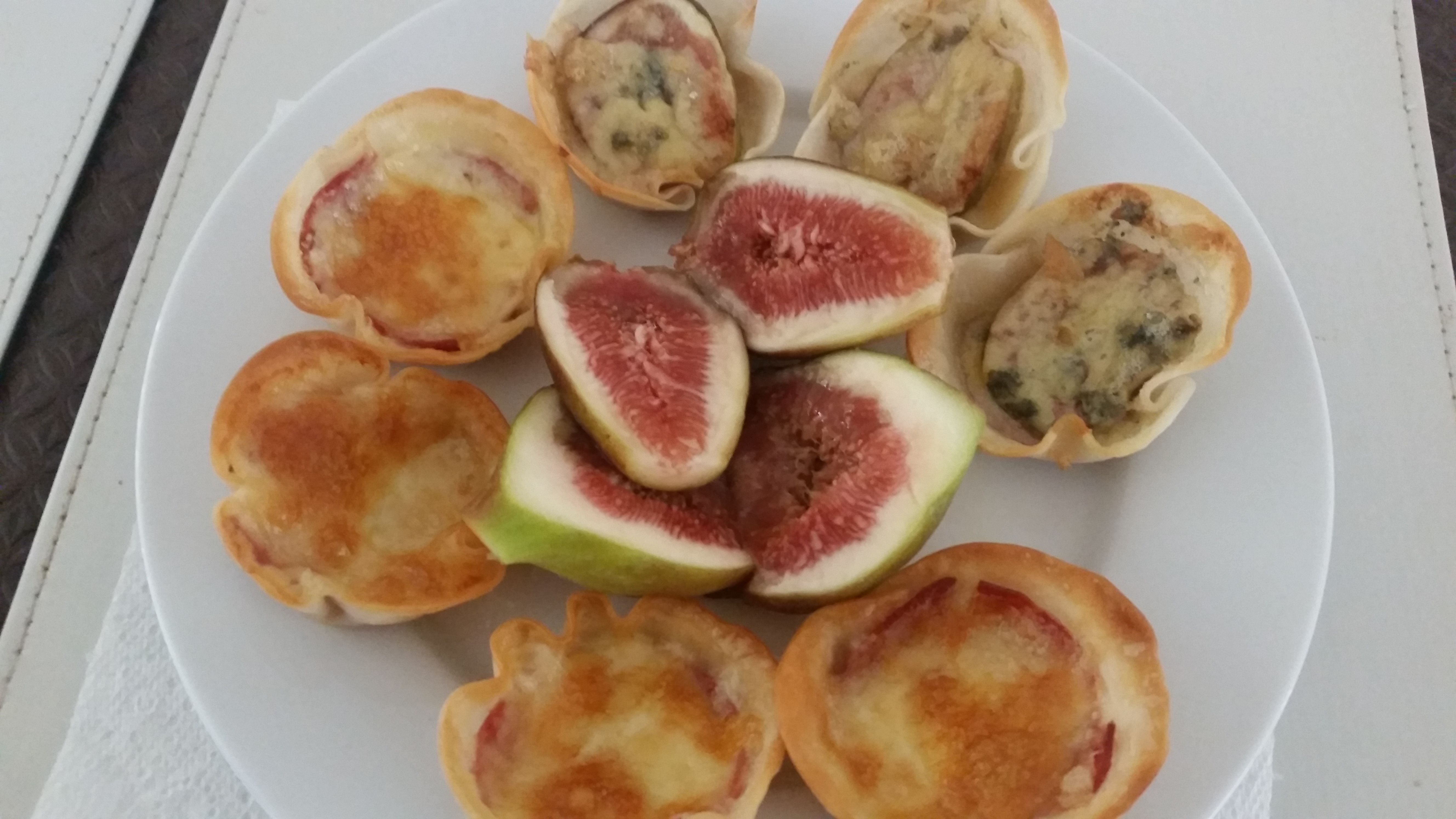 Quick nibbles for unexpected guests! bunch