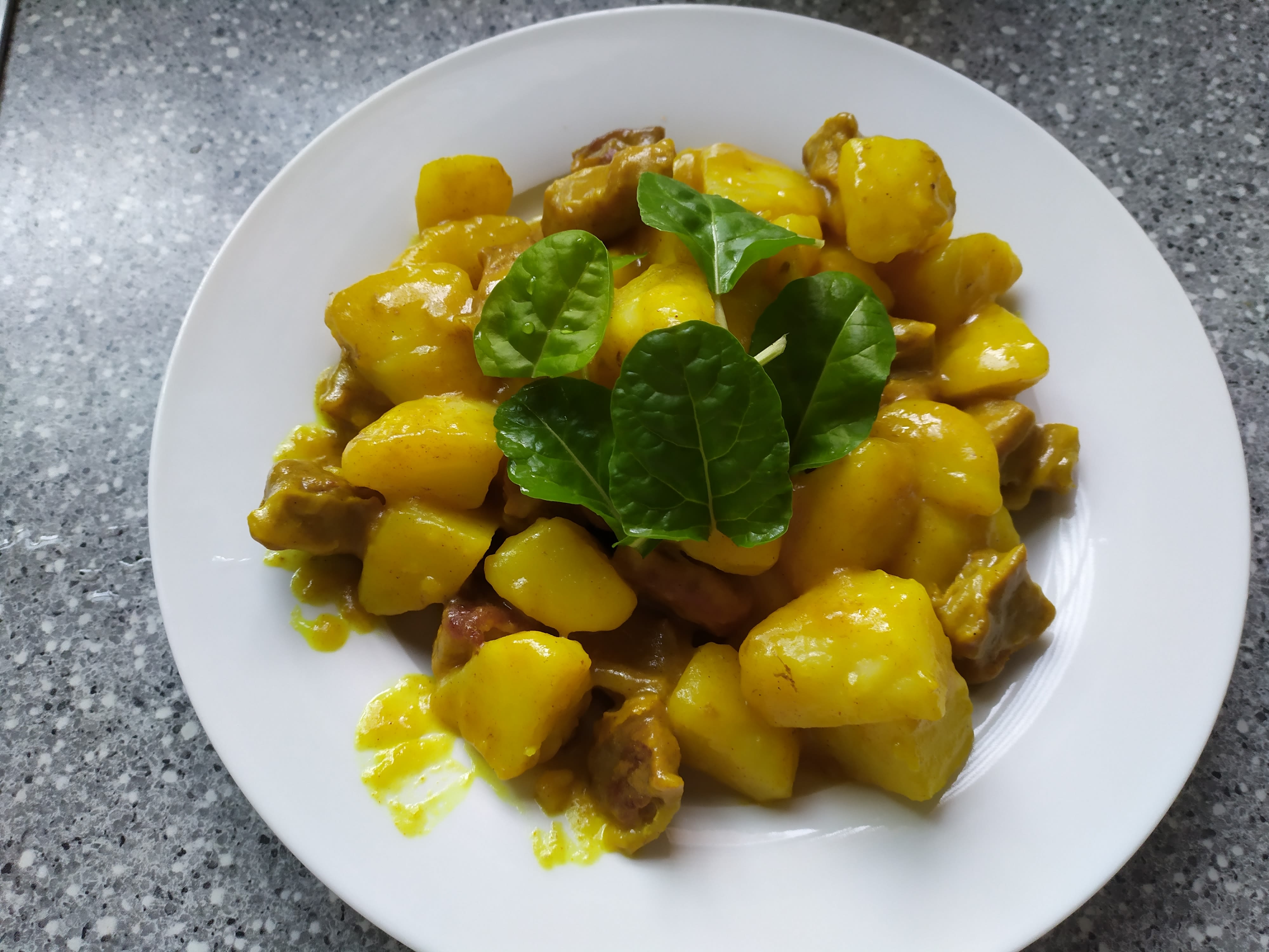 Curry Beef with Potato bunch