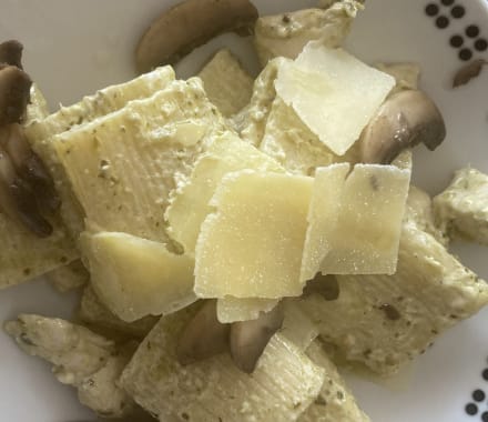 Rigati with pesto chicken and mushroom | bunch