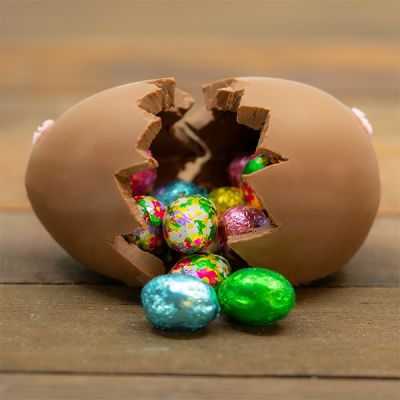 Medium Milk Chocolate Egg Shell filled with Foil-wrapped Mini-Eggs