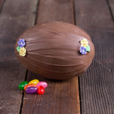 Small Milk Chocolate Egg Shell filled with Jelly Beans