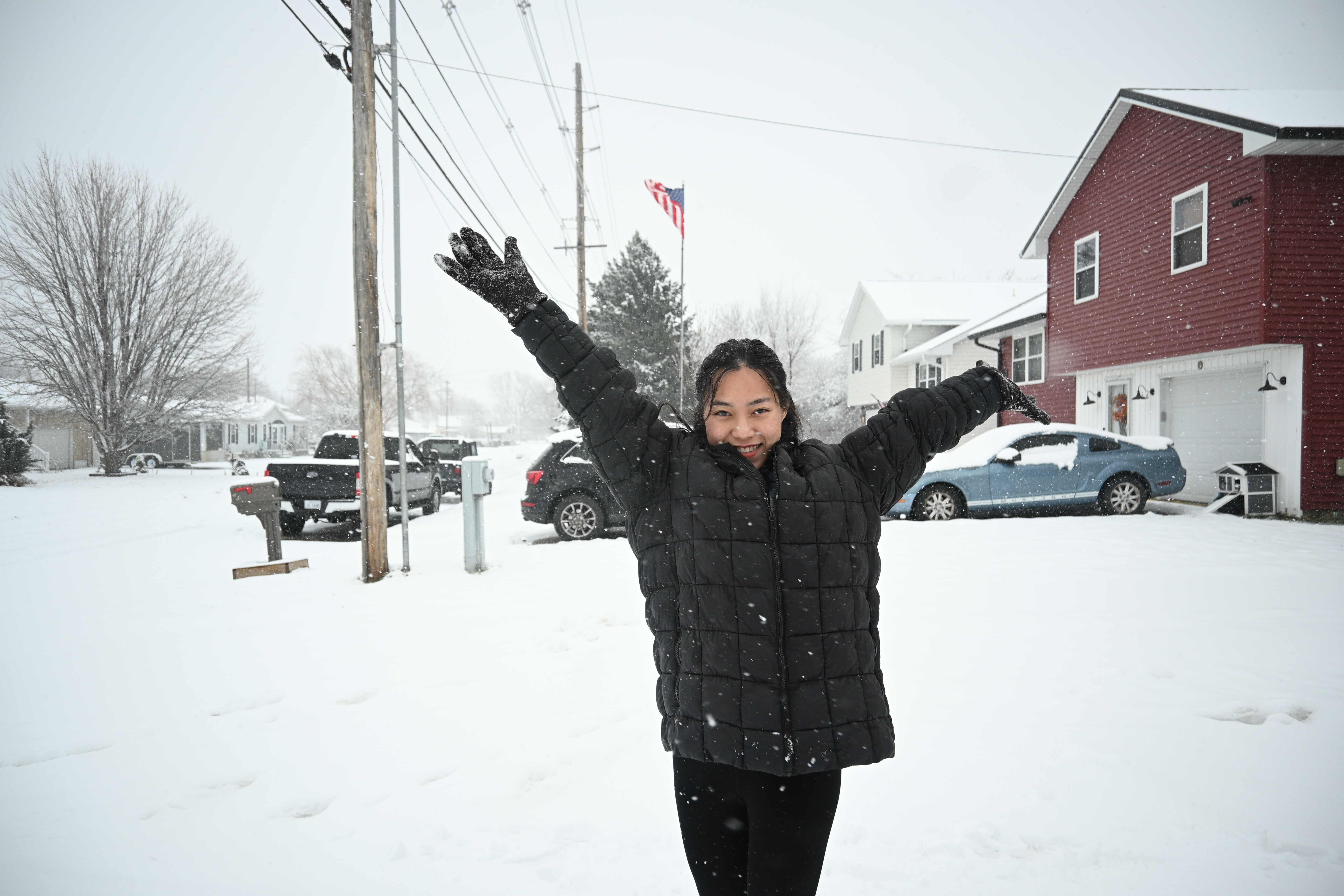 Thu posing in the snow