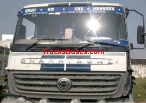 BharatBenz 4928