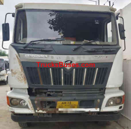 Mahindra Blazo 37 Images