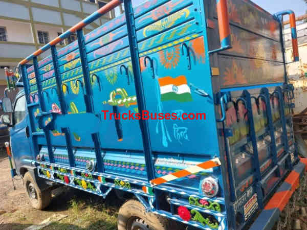 Tata Intra V30 Images