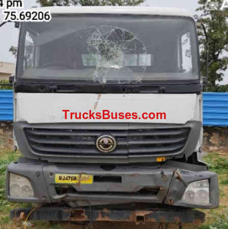 BharatBenz 4928 Images