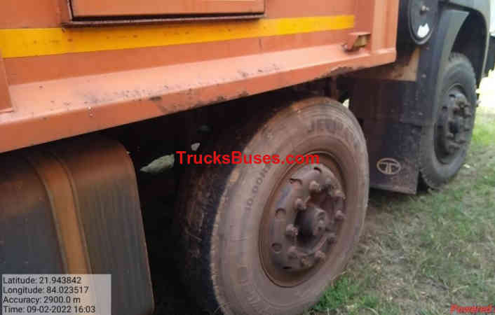 Tata 4223 Images