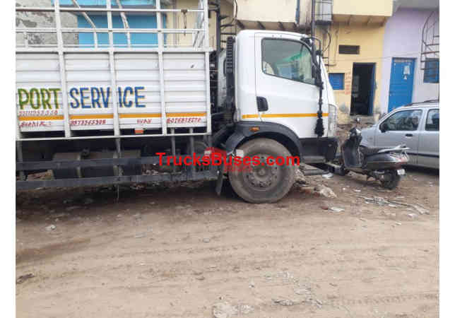 Tata Ultra 1518 Images