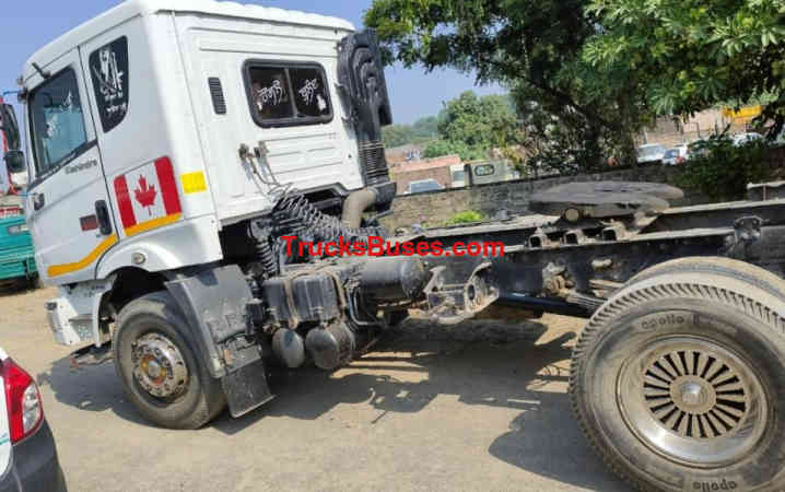 Mahindra Blazo 40 Images