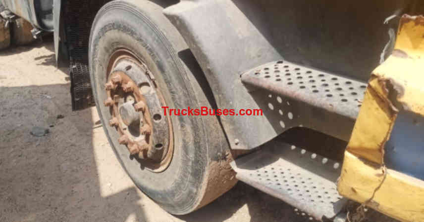 Mahindra Blazo 25 Images