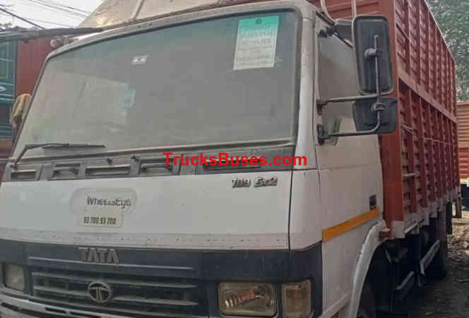 Tata 709 Images