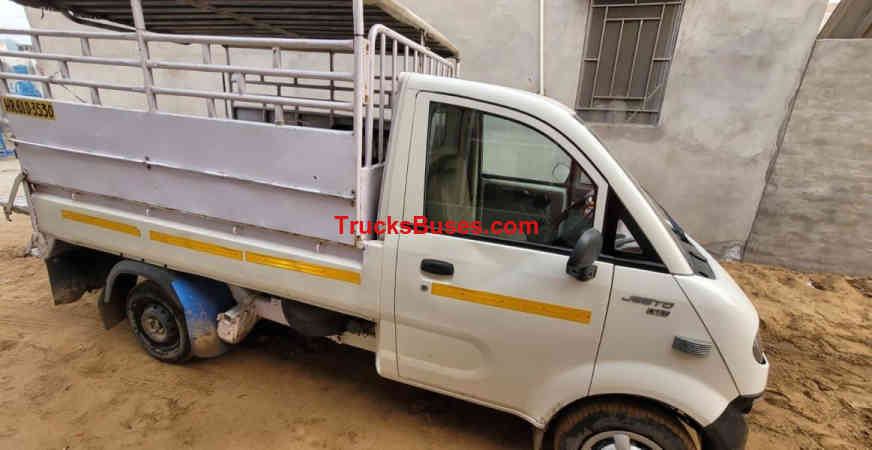 Mahindra Jeeto Mini Truck Images