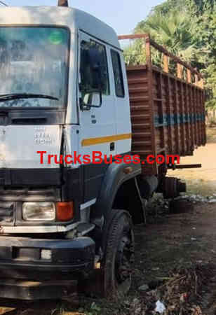 Tata 1613 Images