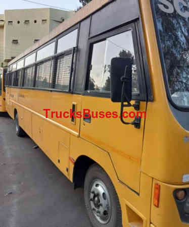 Eicher 10.90L Images