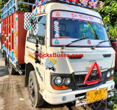 Mahindra Jayo Images