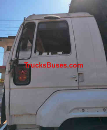 Ashok Leyland 2518 Images