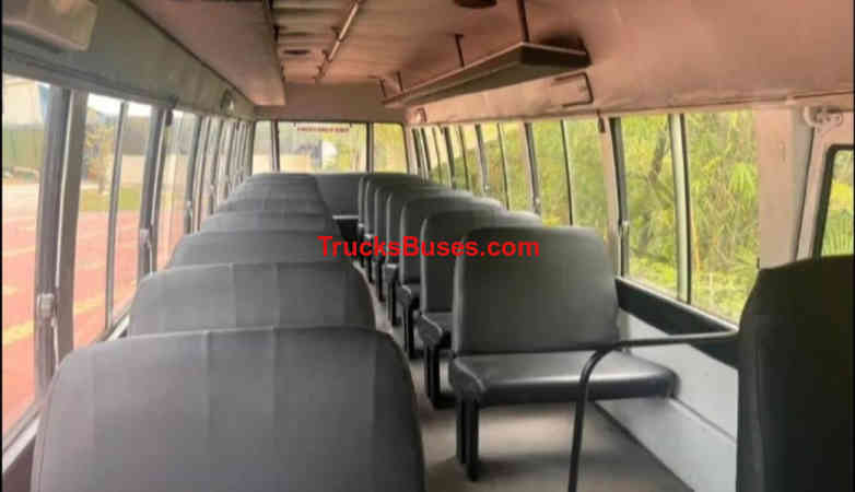 SML Isuzu Prestige Images