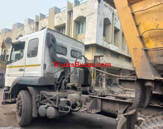 BharatBenz 4928 image 3