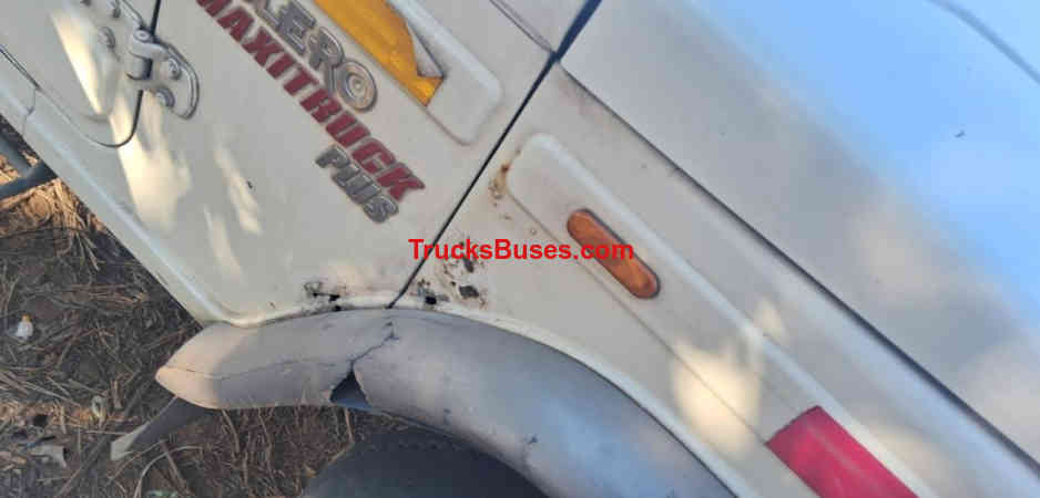 Mahindra Bolero Maxi Truck Plus Images