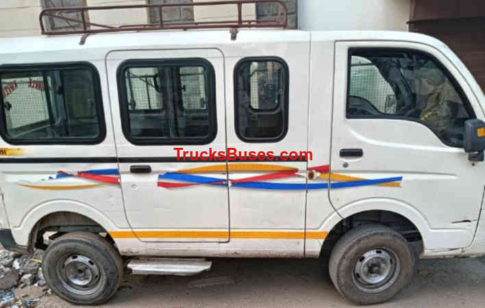 Tata Magic Express Images