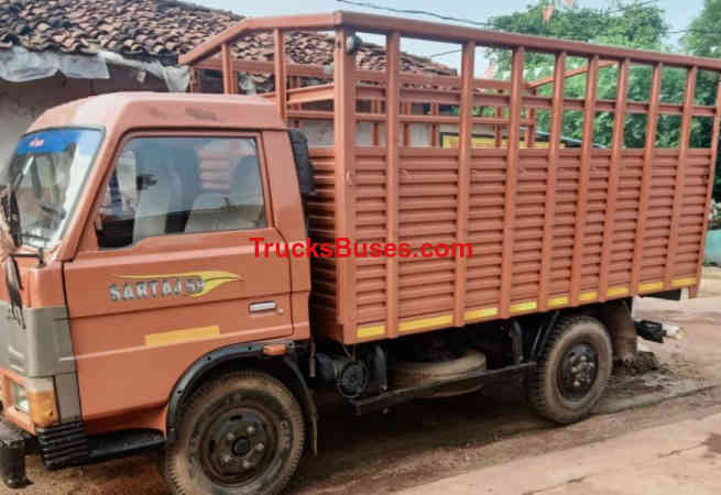 SML Isuzu Sartaj image 2