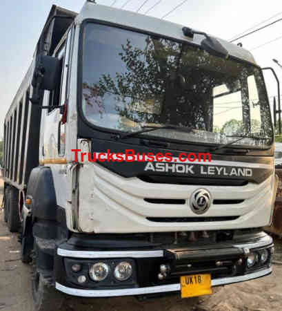 Ashok Leyland 3520 image 2