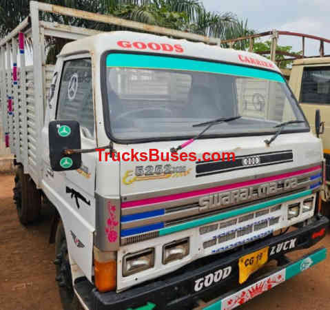 SML Isuzu Sartaj image 3