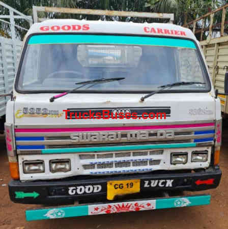 SML Isuzu Sartaj image 2
